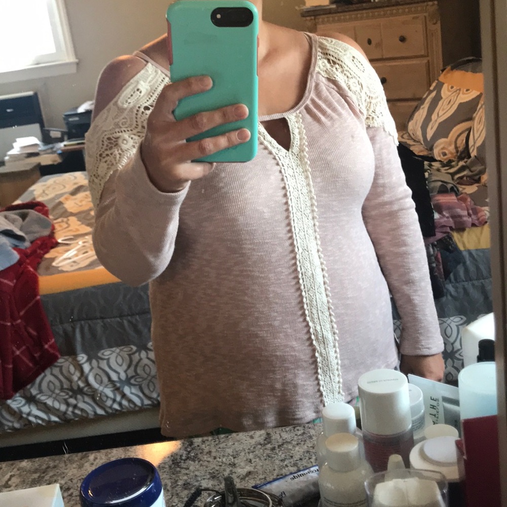Cold Shoulder top - Picture 5 of 5